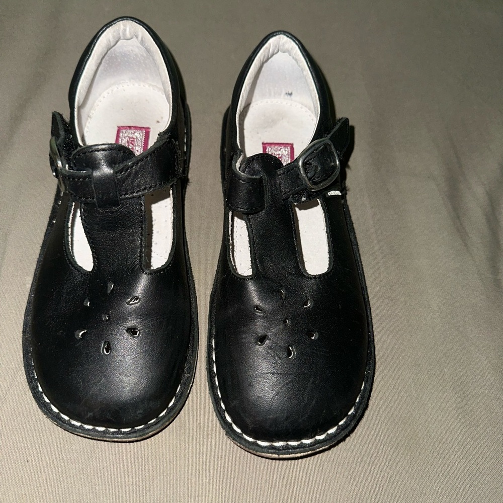 Girls MaryJane dress shoes